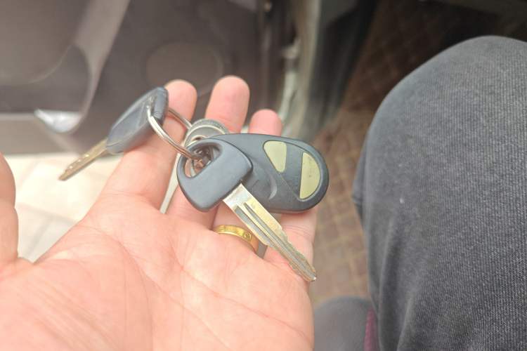 Used Suzuki Wagon R 2015 1.4L Manual All-Around Model Vehicle Key