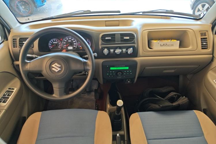 Used Suzuki Wagon R 2015 1.0L Manual Comfort Model Center Console