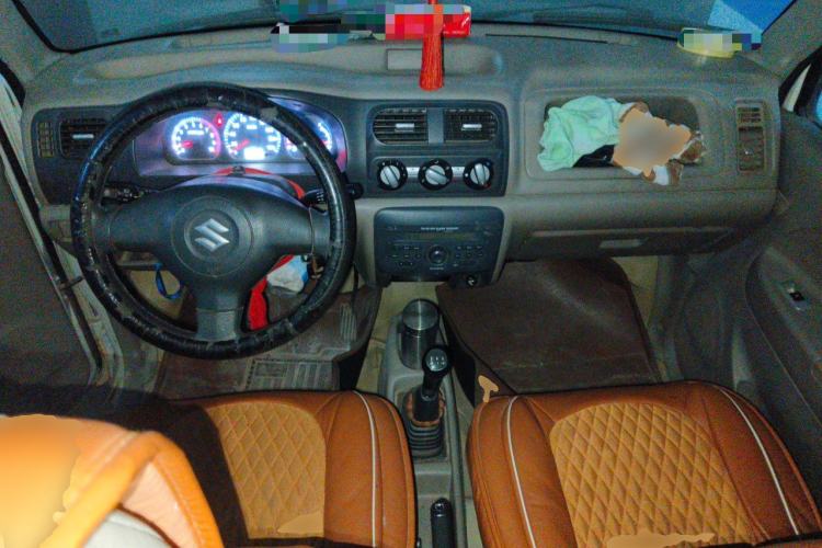 Used Suzuki Wagon R 2015 1.0L Manual Comfort Model Center Console