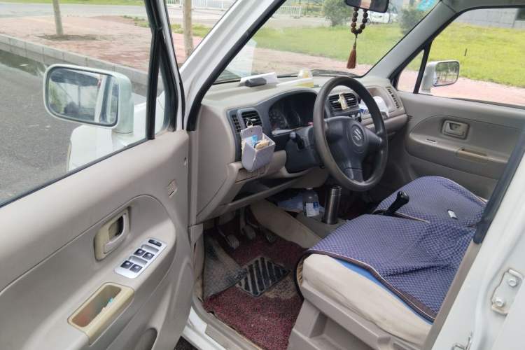 Used Suzuki Wagon R 2015 1.0L Manual Utility Model Driver Seat