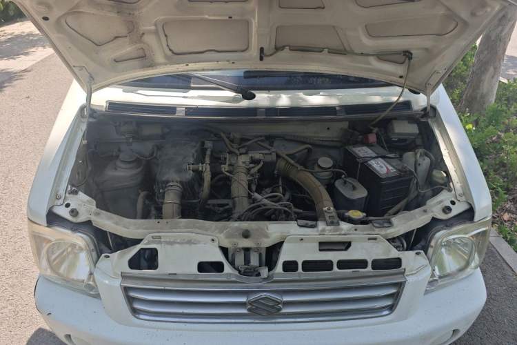 Used Suzuki Wagon R 2015 1.0L Manual Comfort Model Engine Bay
