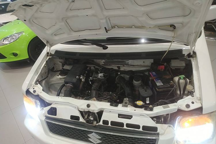 Used Suzuki Wagon R 2015 1.0L Manual Comfort Model Engine Bay