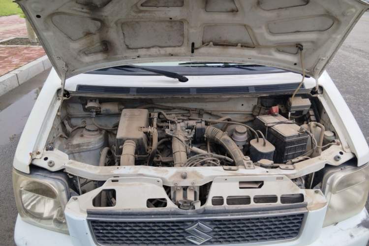 Used Suzuki Wagon R 2015 1.0L Manual Utility Model Engine Bay