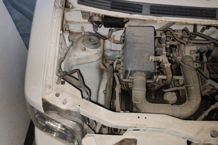 Used Suzuki Wagon R 2015 1.0L Manual Comfort Model Engine Bay Right