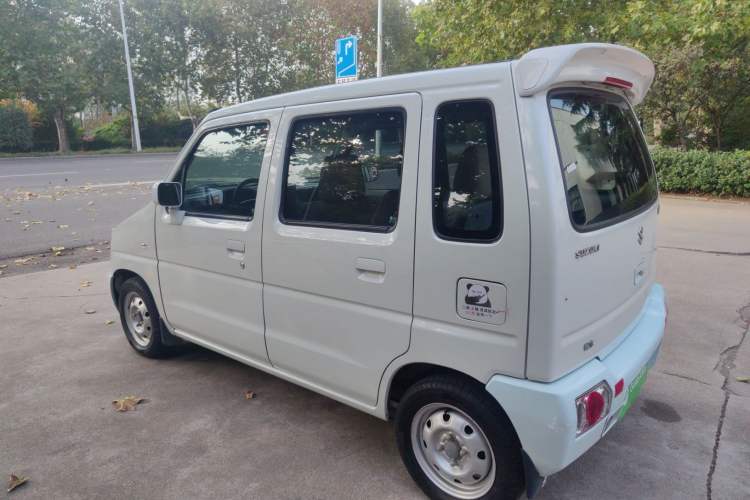 Used Suzuki Wagon R 2015 1.0L Manual Utility Model Exterior 6