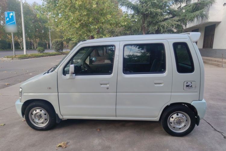 Used Suzuki Wagon R 2015 1.0L Manual Utility Model Exterior 7