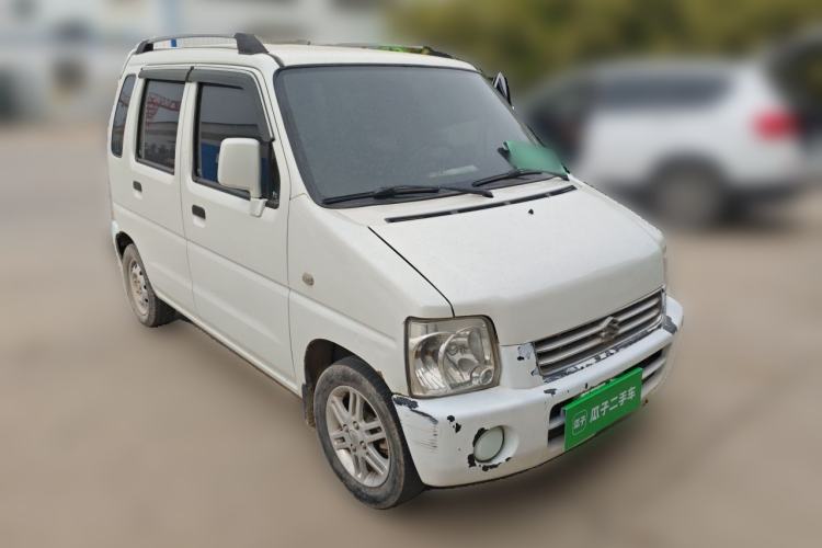 Used Suzuki Wagon R 2015 1.0L Manual Comfort Model Front Right 45 Deg