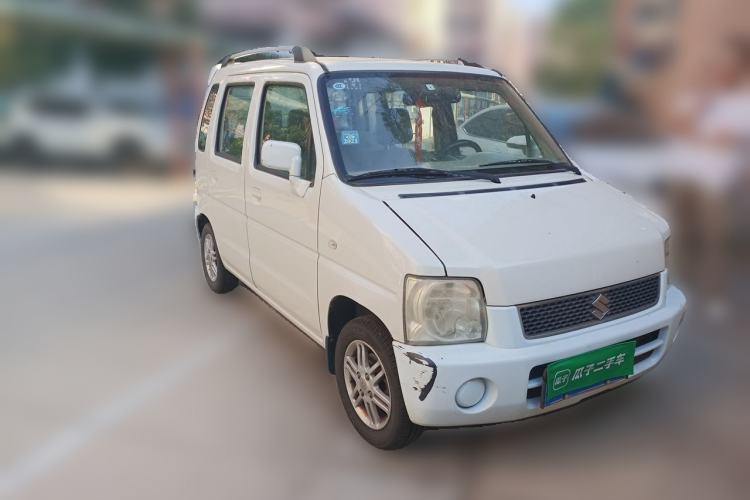 Used Suzuki Wagon R 2015 1.0L Manual Comfort Model Front Right 45 Deg
