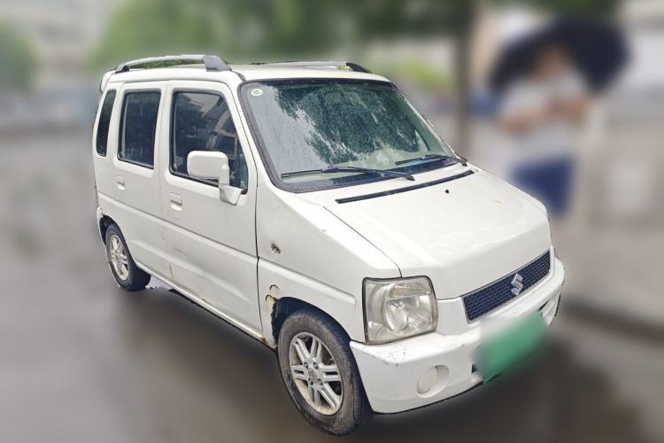 Used Suzuki Wagon R 2015 1.0L Manual Comfort Model Front Right 45 Deg