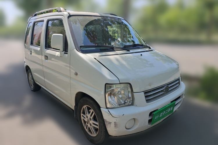 Used Suzuki Wagon R 2015 1.0L Manual Comfort Model Front Right 45 Deg