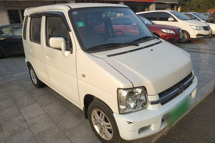 Used Suzuki Wagon R 2015 1.4L Manual All-Around Model Front Right 45 Deg