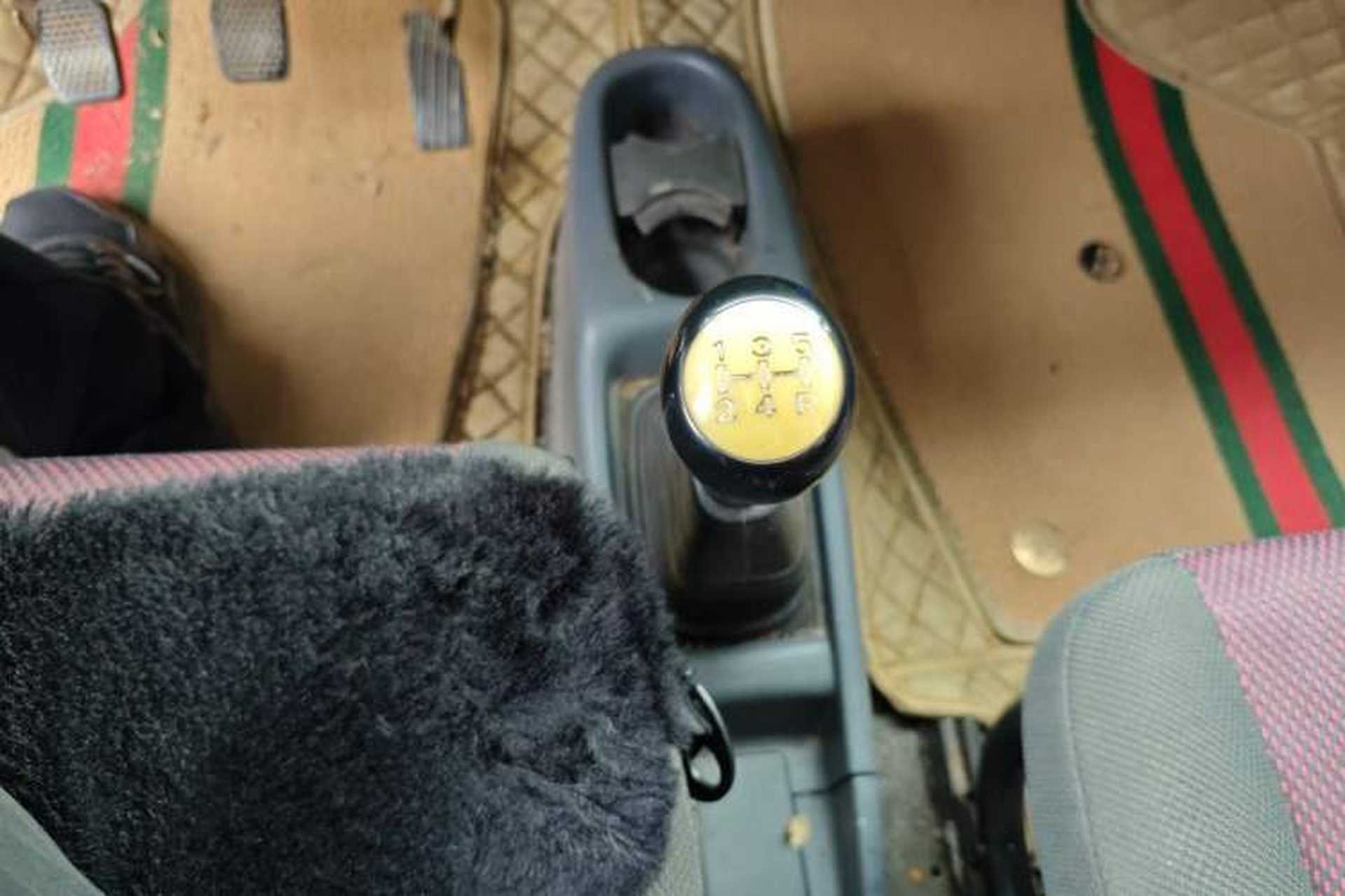 Used Suzuki Wagon R 2015 1.0L Manual Comfort Model Gear Lever