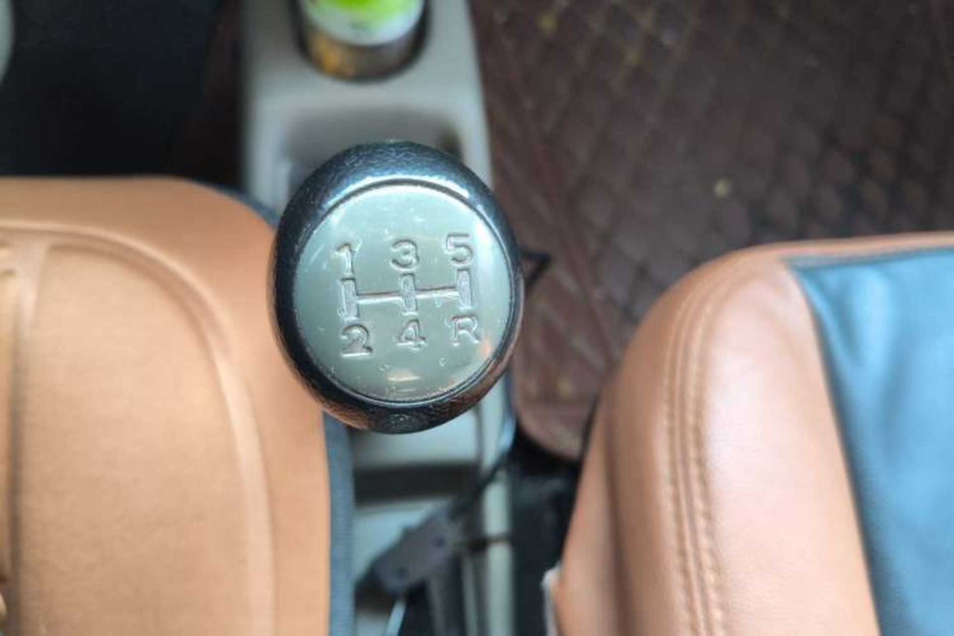 Used Suzuki Wagon R 2015 1.0L Manual Comfort Model Gear Lever