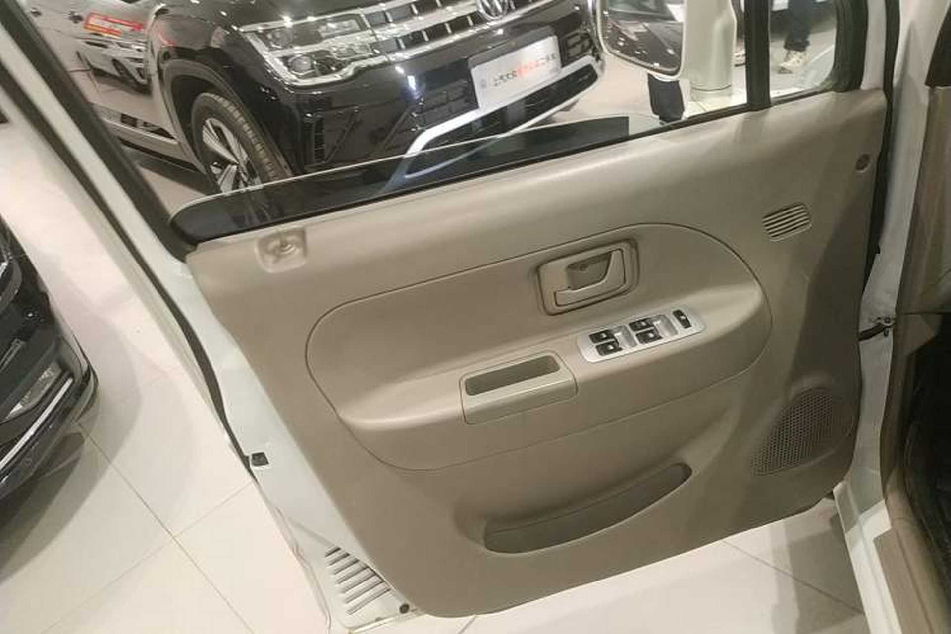 Used Suzuki Wagon R 2015 1.0L Manual Comfort Model Left Front Door Interior