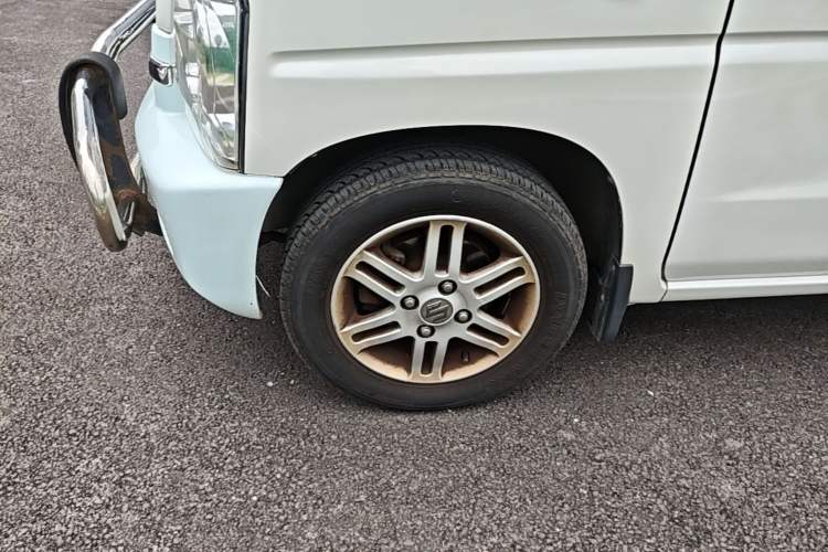 Used Suzuki Wagon R  Left Front Wheel Hub