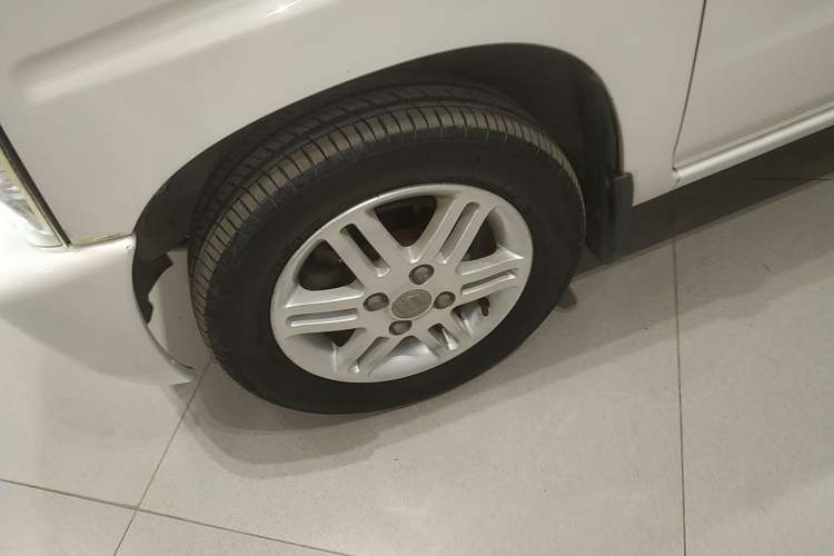 Used Suzuki Wagon R 2015 1.0L Manual Comfort Model Left Front Wheel Hub