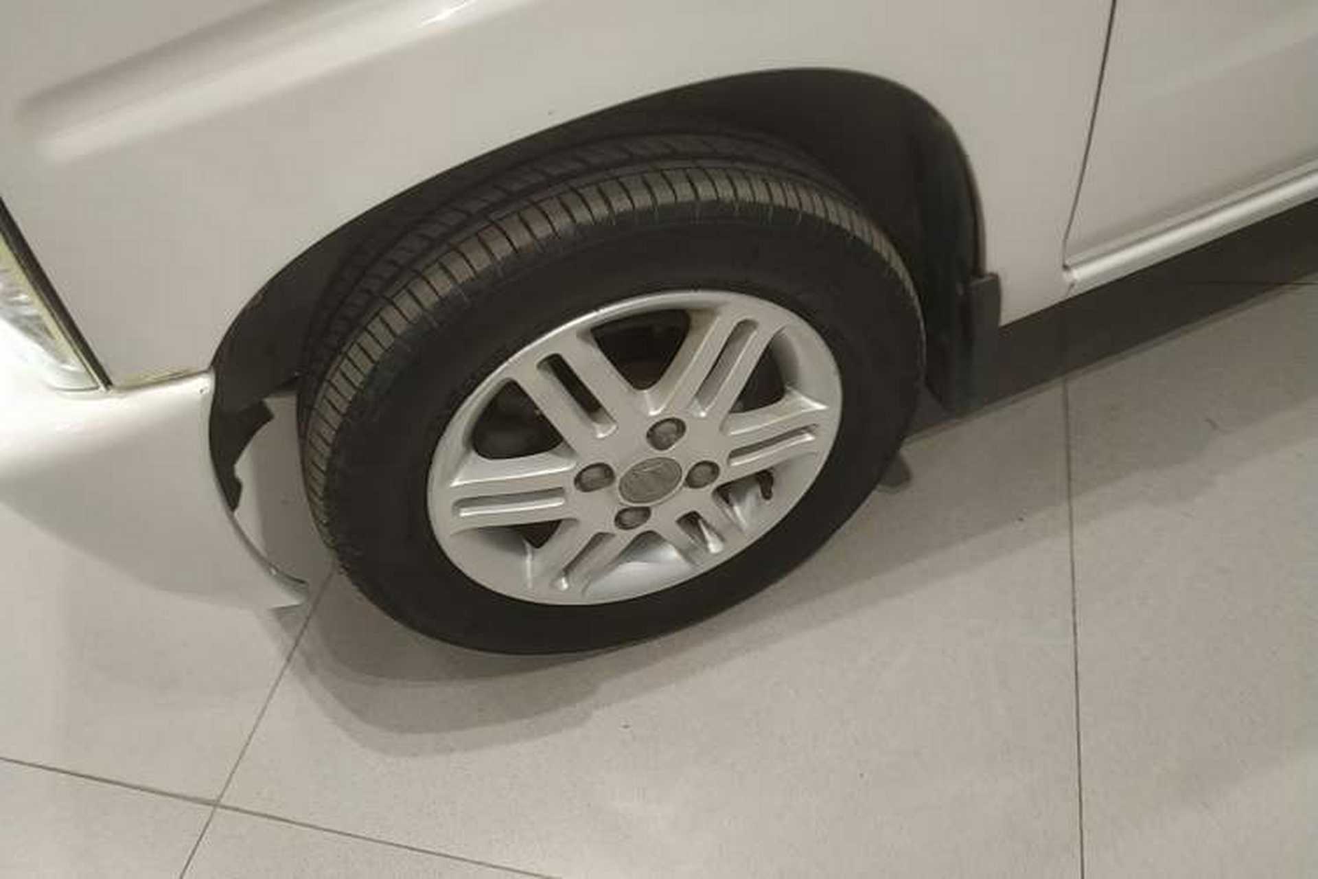 Used Suzuki Wagon R 2015 1.0L Manual Comfort Model Left Front Wheel Hub