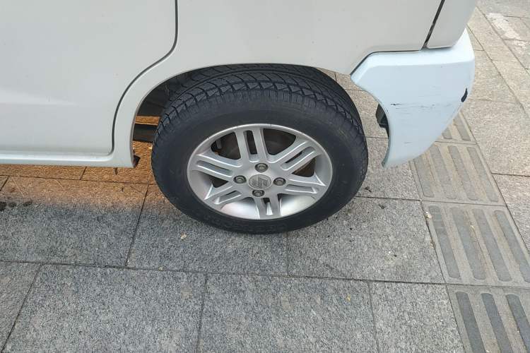 Used Suzuki Wagon R 2015 1.4L Manual All-Around Model Left Rear Wheel Hub