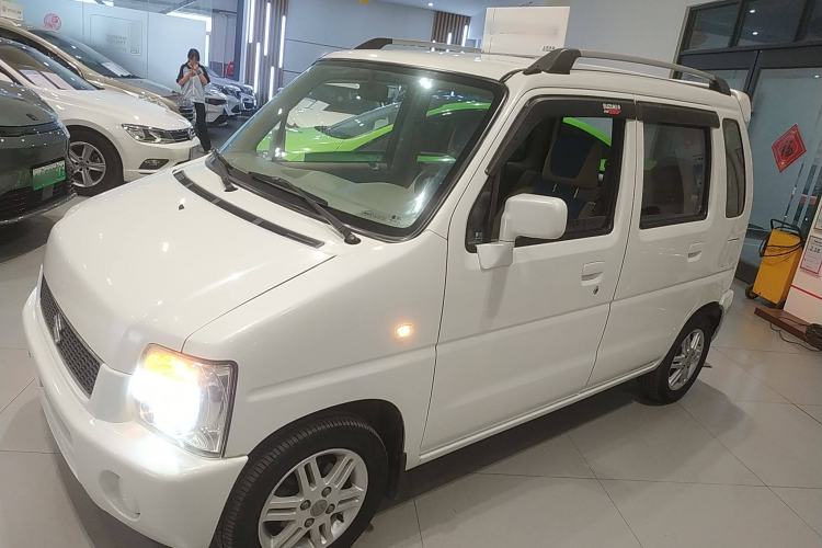Used Suzuki Wagon R 2015 1.0L Manual Comfort Model Left Side
