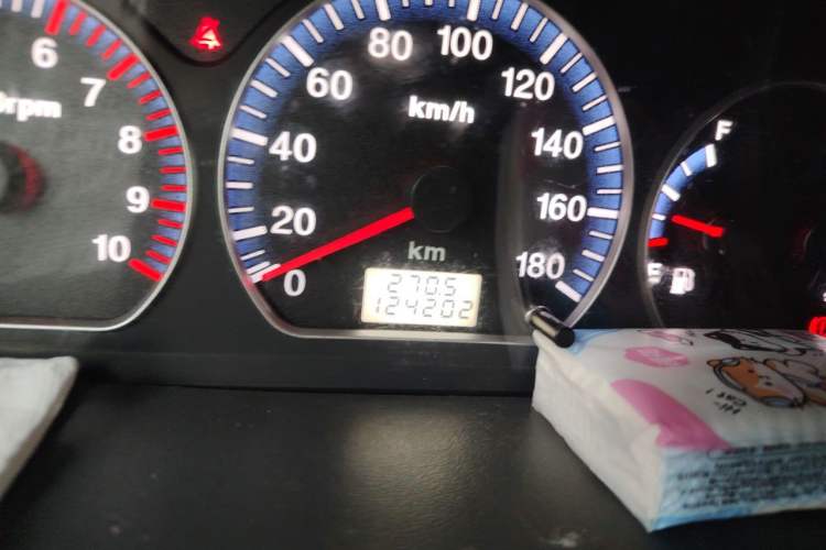 Used Suzuki Wagon R 2015 1.0L Manual Utility Model Odometer Close Up