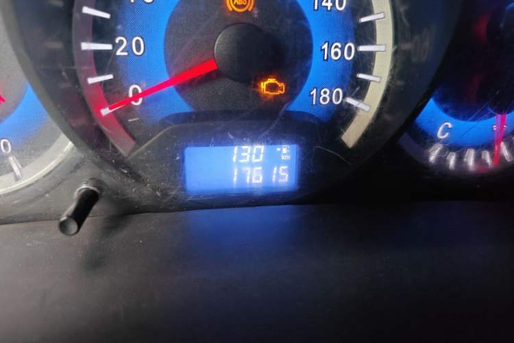 Used Suzuki Wagon R 2015 1.4L Manual All-Around Upgrade Version Odometer Close Up