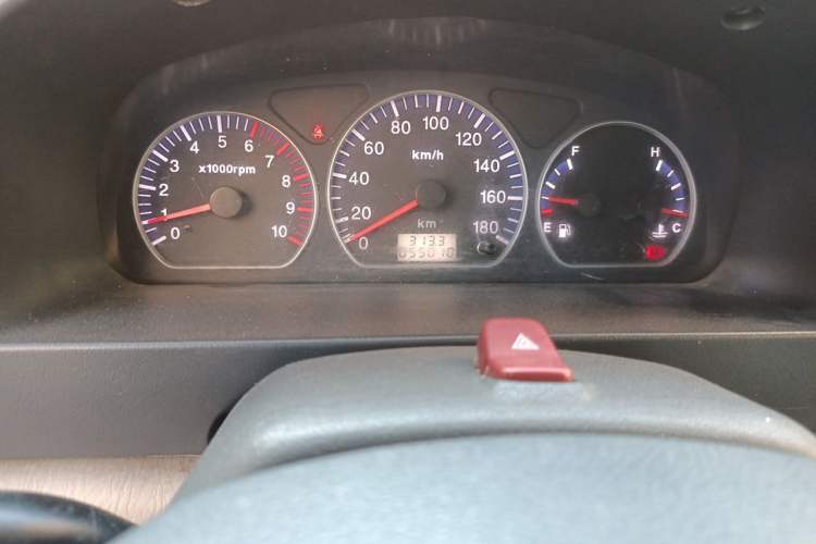 Used Suzuki Wagon R 2015 1.0L Manual Comfort Model Odometer Close Up
