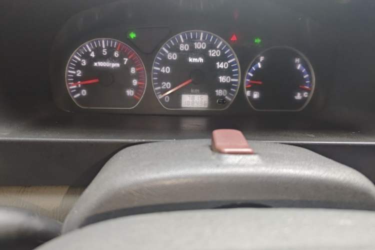 Used Suzuki Wagon R 2015 1.0L Manual Comfort Model Odometer Close Up
