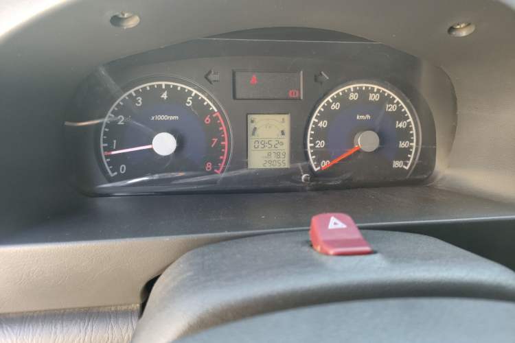 Used Suzuki Wagon R 2015 1.4L Manual All-Around Upgrade Version Odometer Close Up