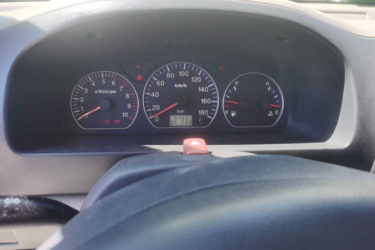 Used Suzuki Wagon R 2015 1.0L Manual Utility Model Odometer Close Up