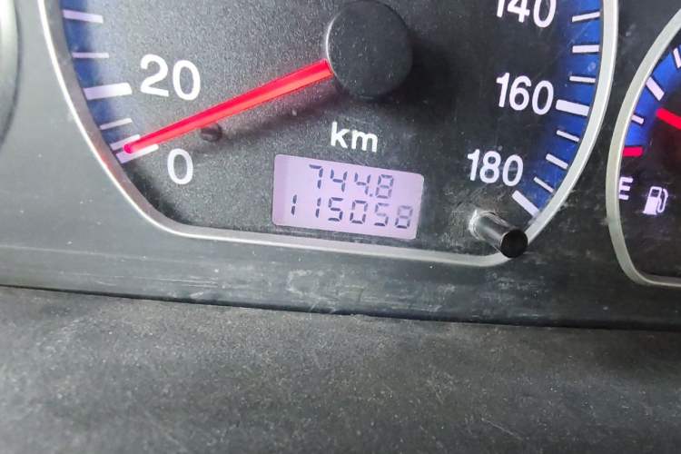 Used Suzuki Wagon R 2015 1.0L Manual Comfort Model Odometer Close Up