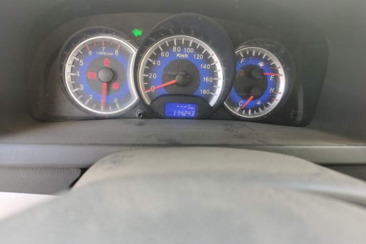Used Suzuki Wagon R 2015 1.4L Manual All-Around Upgrade Version Odometer Close Up