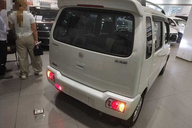 Used Suzuki Wagon R 2015 1.0L Manual Comfort Model Rear Right 45 Deg