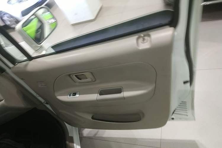 Used Suzuki Wagon R 2015 1.0L Manual Comfort Model Right Front Door Interior
