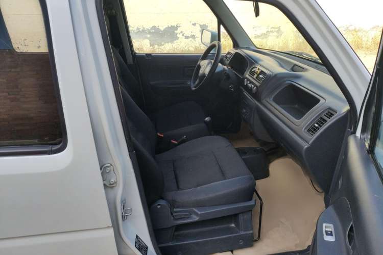 Used Suzuki Wagon R 2015 1.4L Manual All-Around Upgrade Version Right Front Seat