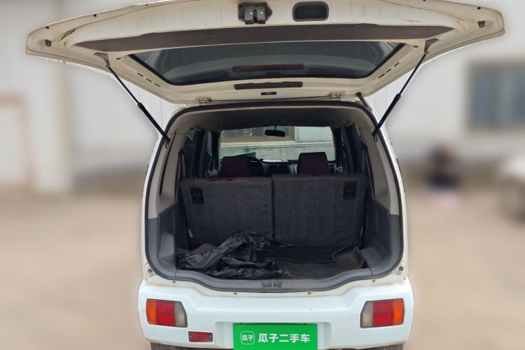 Used Suzuki Wagon R 2015 1.0L Manual Comfort Model Trunk