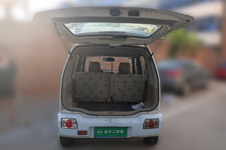 Used Suzuki Wagon R 2015 1.0L Manual Comfort Model Trunk