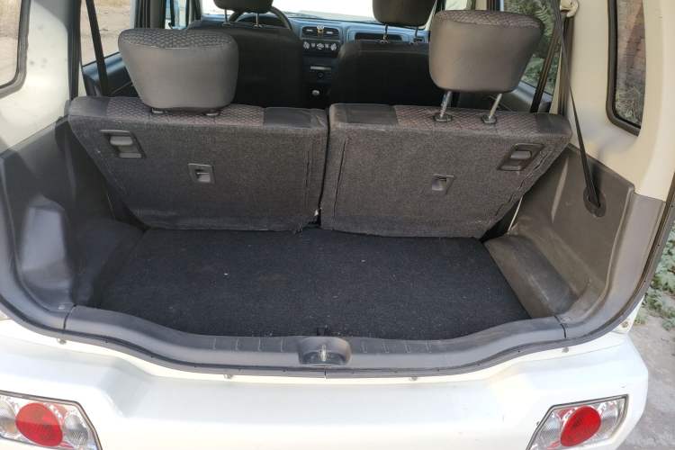 Used Suzuki Wagon R 2015 1.4L Manual All-Around Upgrade Version Trunk
