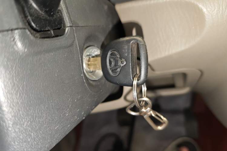 Used Suzuki Wagon R 2015 1.0L Manual Comfort Model Vehicle Key