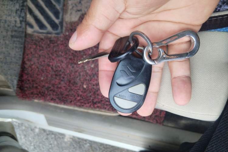 Used Suzuki Wagon R 2015 1.0L Manual Utility Model Vehicle Key