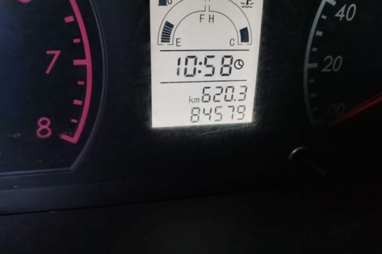 Used Suzuki Wagon R 2016 1.4L Manual Value Model Odometer Close Up