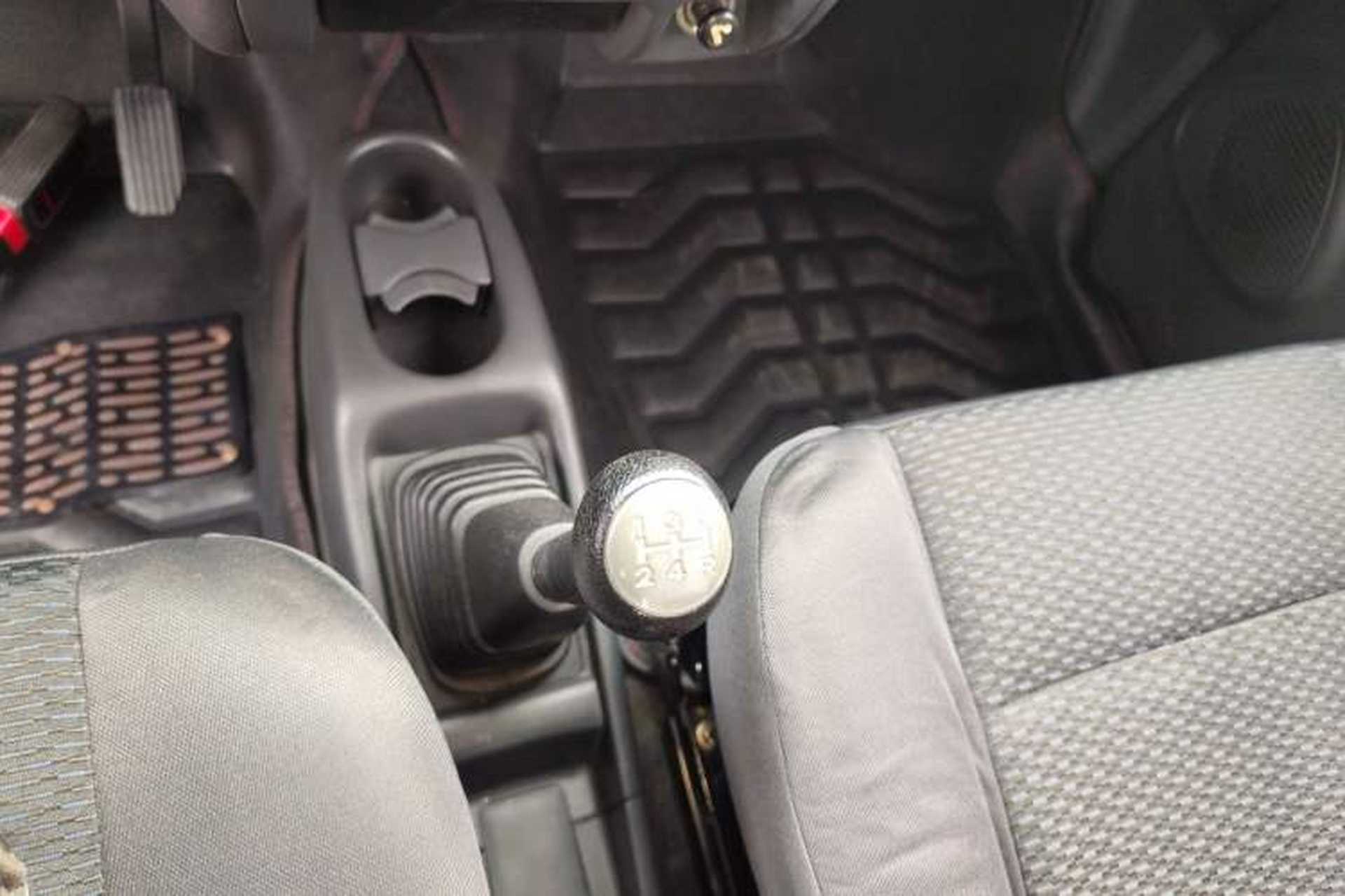Used Suzuki Wagon R 2016 1.4L Manual Value Model Gear Lever