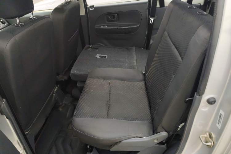 Used Suzuki Wagon R 2016 1.4L Manual Value Model Interior 4
