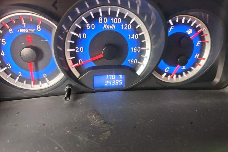 Used Suzuki Wagon R 2016 1.4L Manual Ultra-Value Model Odometer Close Up
