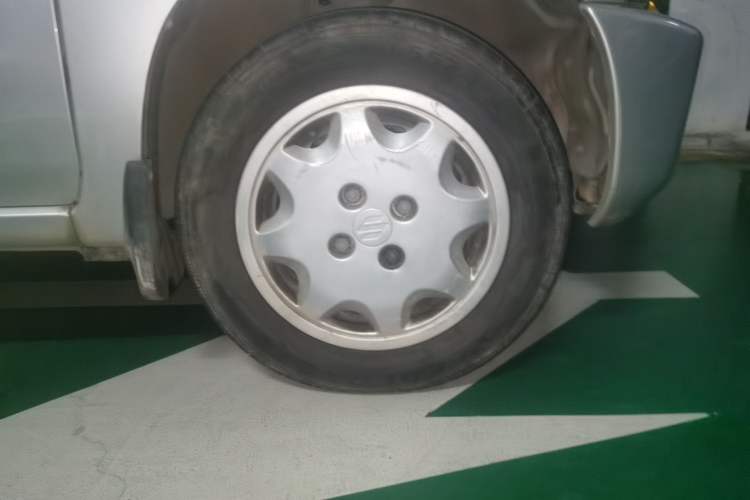 Used Suzuki Wagon R 2016 1.4L Manual Value Model Right Front Wheel Hub