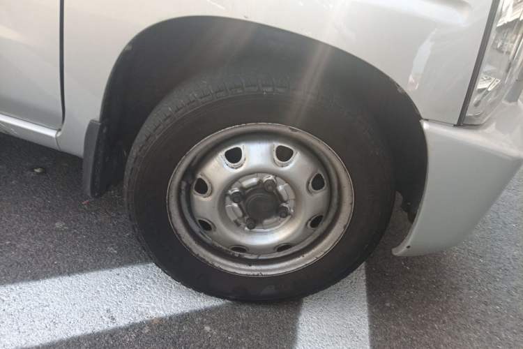 Used Suzuki Wagon R 2016 1.4L Manual Value Model Right Front Wheel Hub