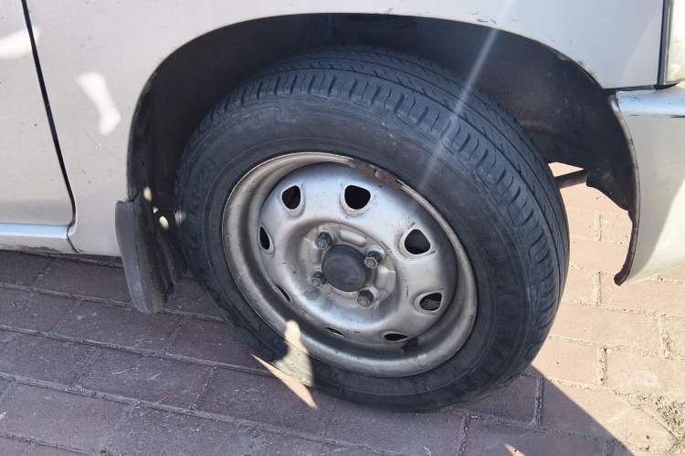 Used Suzuki Wagon R 2016 1.4L Manual Value Model Right Front Wheel Hub