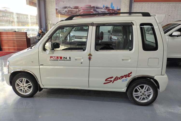 Used Suzuki Wagon R 2016 1.4L Manual Ultra-Value Model Exterior 5