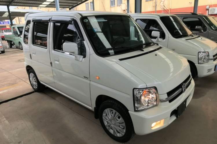 Used Suzuki Wagon R 2016 1.4L Manual Value Model Front Right 45 Deg