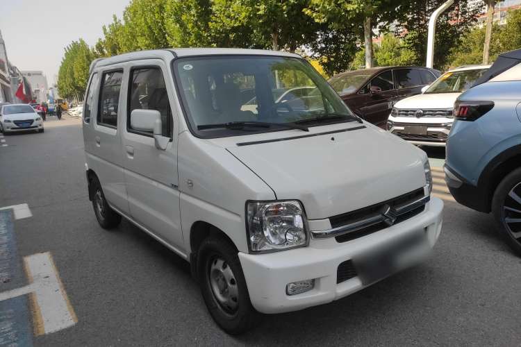 Used Suzuki Wagon R 2016 1.4L Manual Value Model Front Right 45 Deg