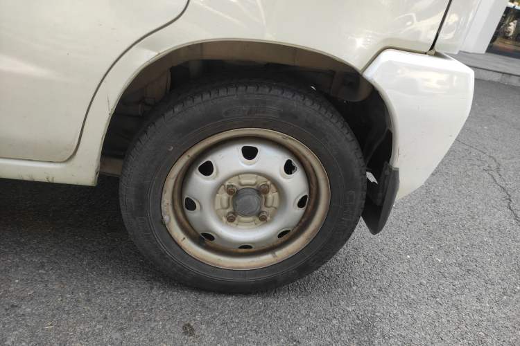Used Suzuki Wagon R 2016 1.4L Manual Value Model Left Rear Wheel Hub